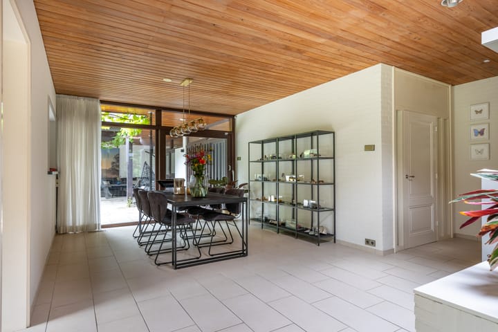 Photo 16 of Juliana van Stolberglaan 10