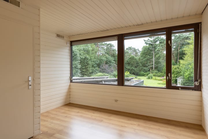 Photo 42 of Juliana van Stolberglaan 10