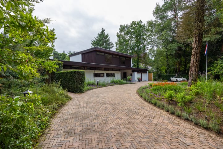 Photo 71 of Juliana van Stolberglaan 10