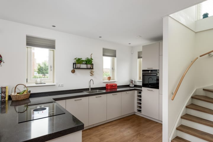 Photo 21 of Isaac Newtonstraat 17