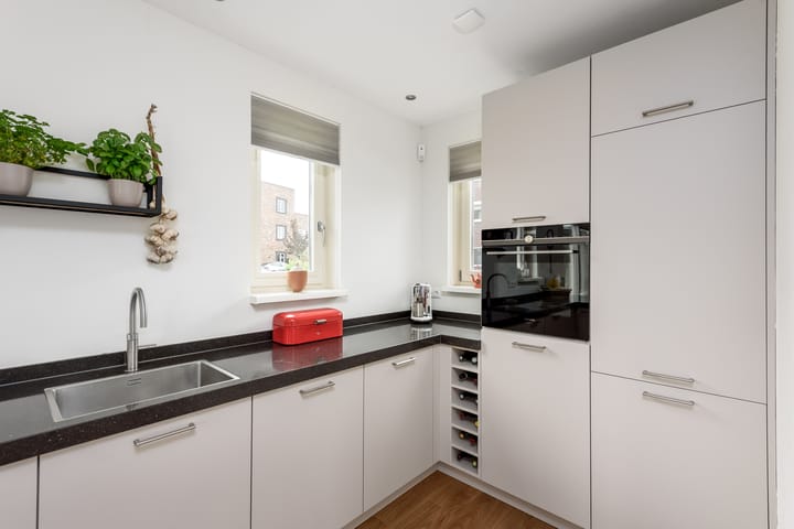 Photo 22 of Isaac Newtonstraat 17