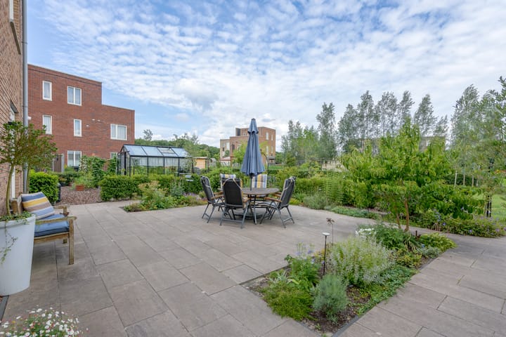 Photo 41 of Isaac Newtonstraat 17