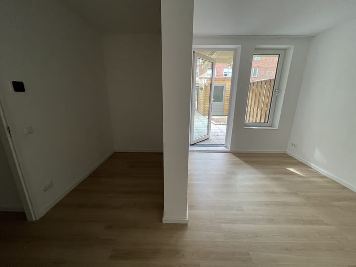 Photo 7 of Van Leeuwenhoekpark 68