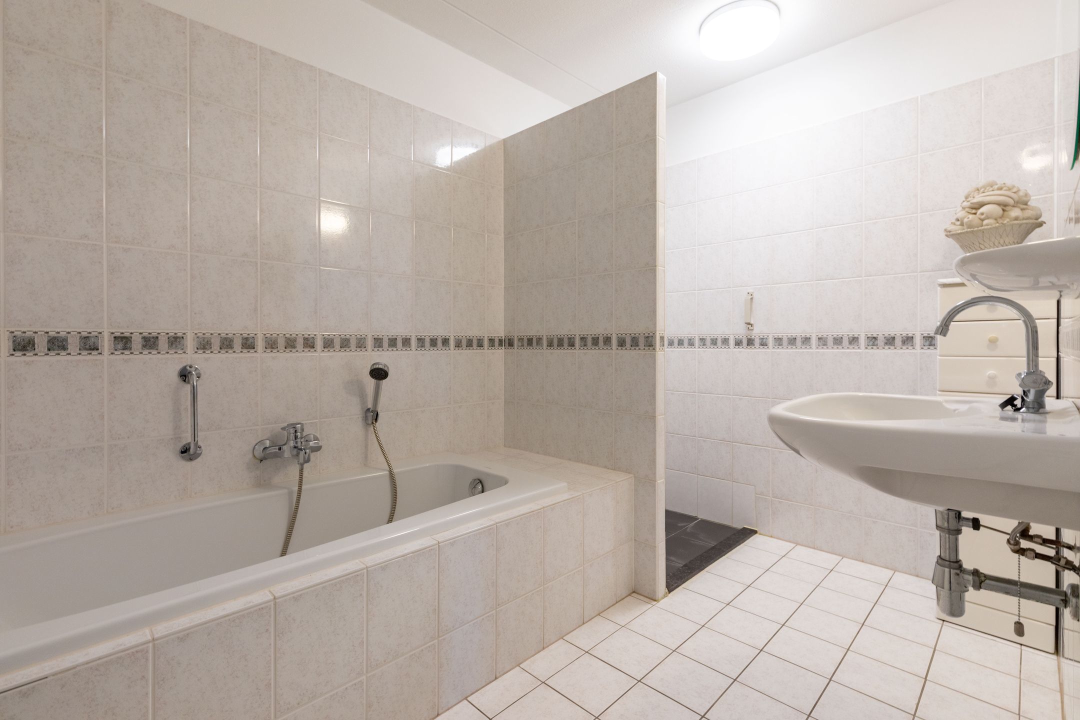 Photo 12 of Hoofdstraat 155-S