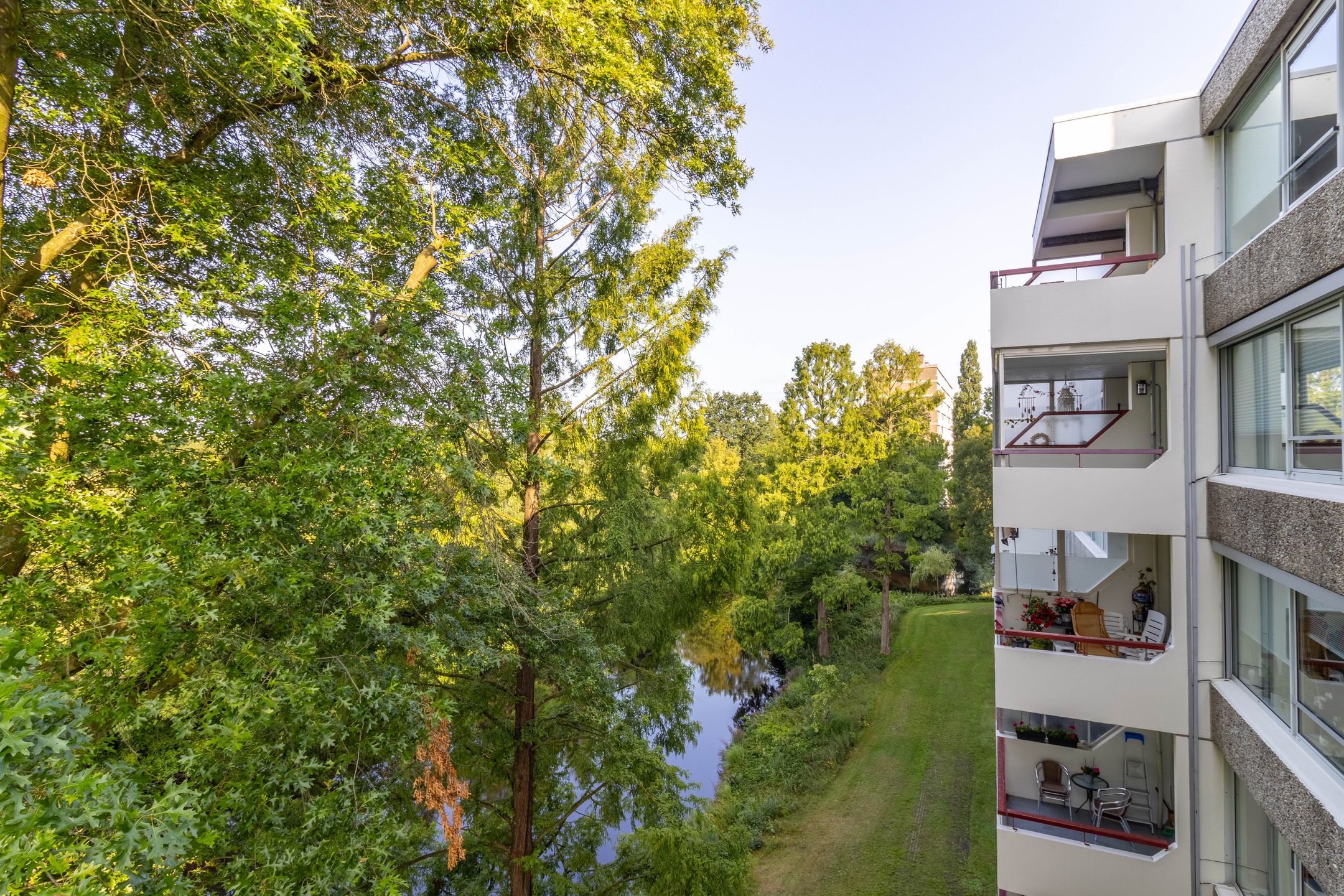 Photo 15 of Veenbesstraat 718