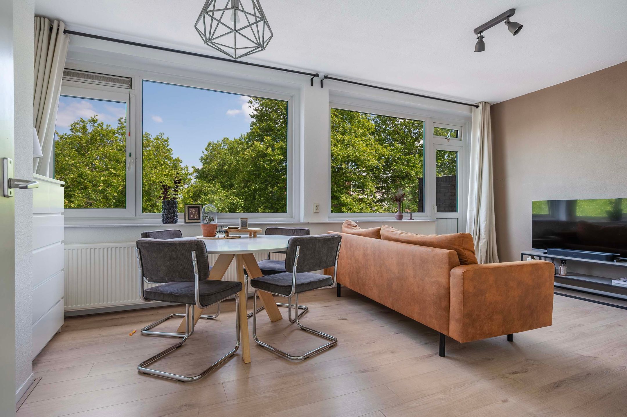 Foto 9 van Adelaarslaan 138