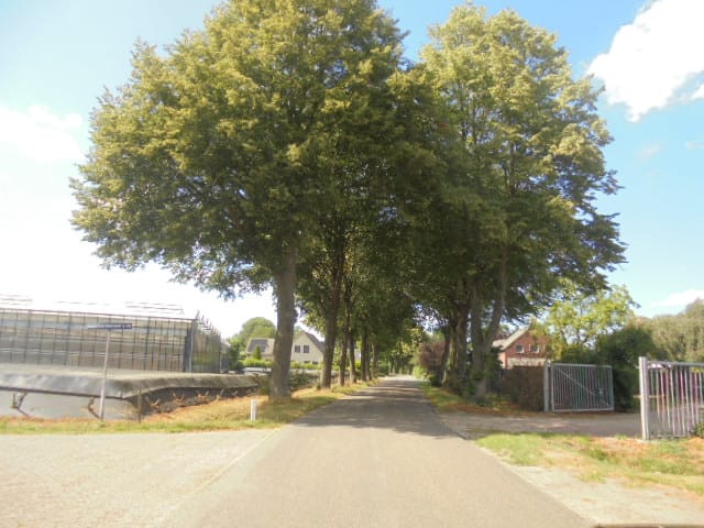 View photo 2 of Huisakkerstraat 3-a