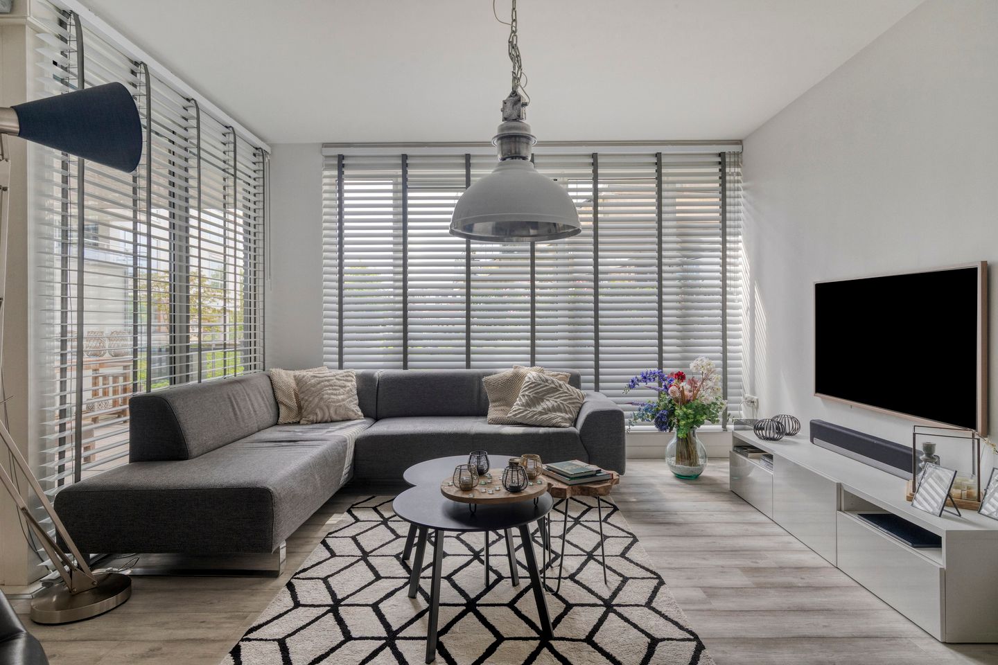 Photo 10 of Koningsplein 300