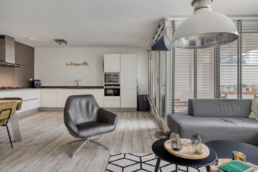 Photo 13 of Koningsplein 300