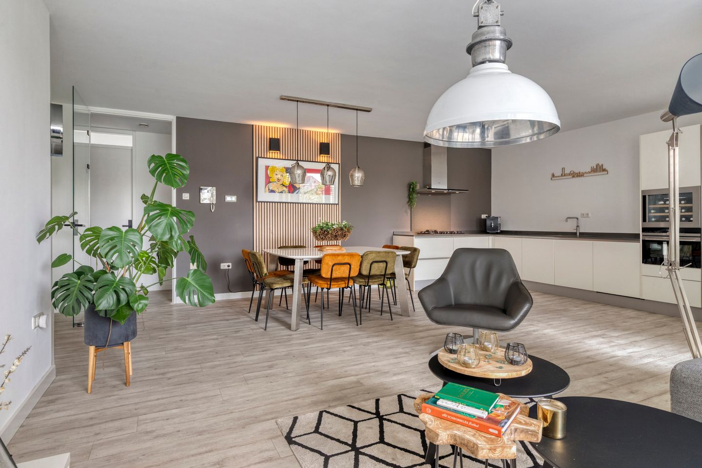 Photo 14 of Koningsplein 300