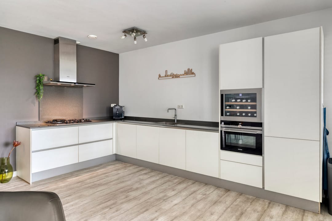 Photo 17 of Koningsplein 300