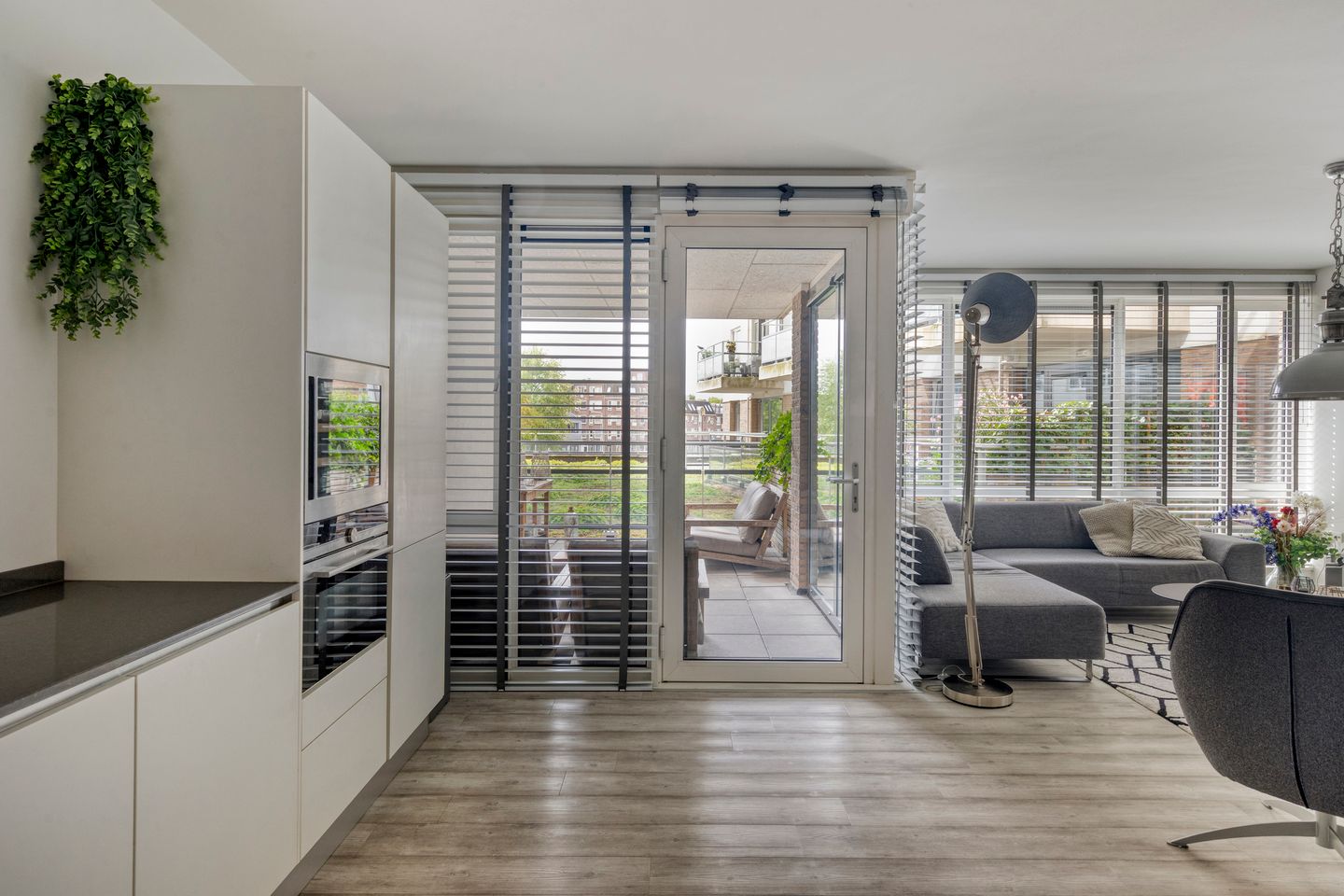 Photo 20 of Koningsplein 300