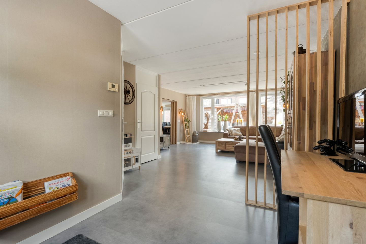 Foto 10 van Weegbree 39