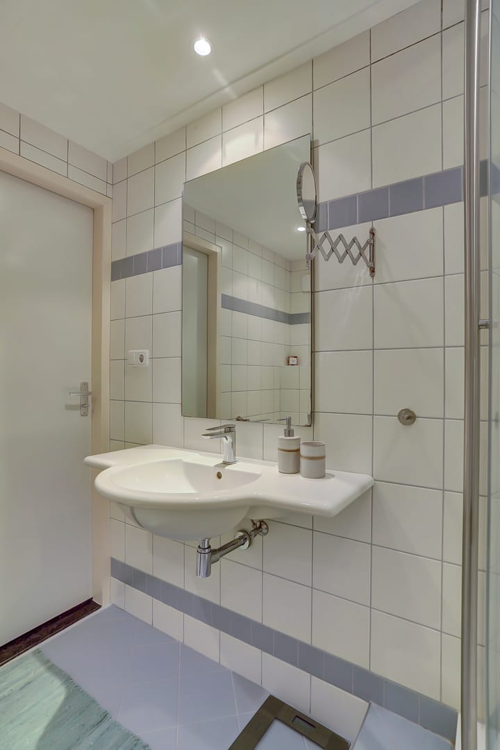 Photo 26 of Van Deelenstraat 106