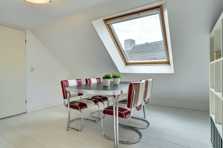 Photo 32 of Van Deelenstraat 106