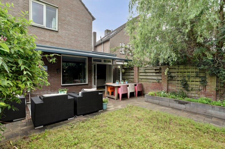 Photo 38 of Van Deelenstraat 106