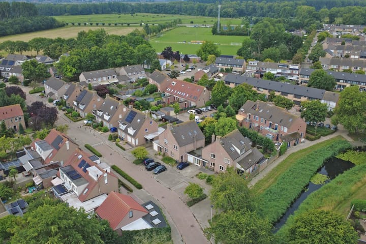 Photo 41 of Van Deelenstraat 106