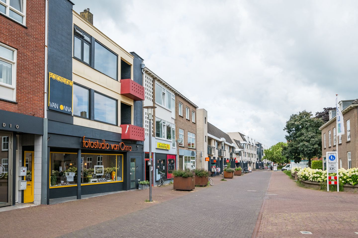 Bekijk foto 3 van J F Kennedyplein 3