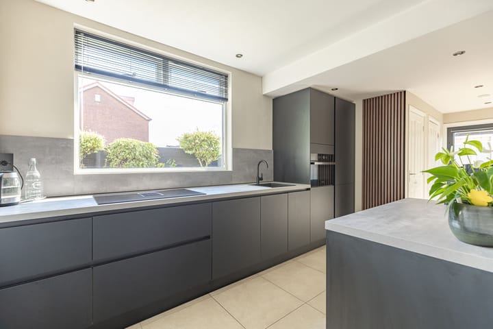 Foto 8 van Dahliastraat 35