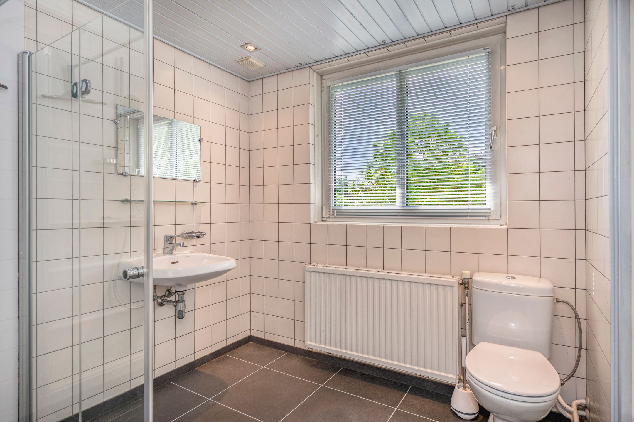 Photo 36 of Emmastraat 5