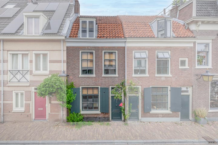 Photo 37 of Vrouwjuttenstraat 38