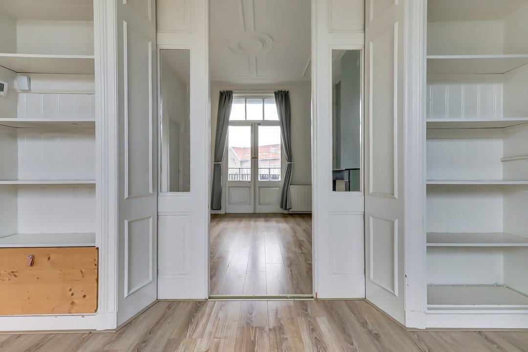 Photo 16 of J.P. Heijestraat 32