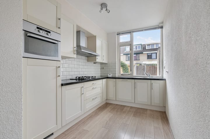 Photo 2 of Spijkenissestraat 3