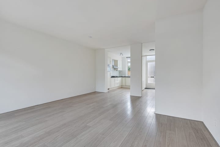 Photo 3 of Spijkenissestraat 3