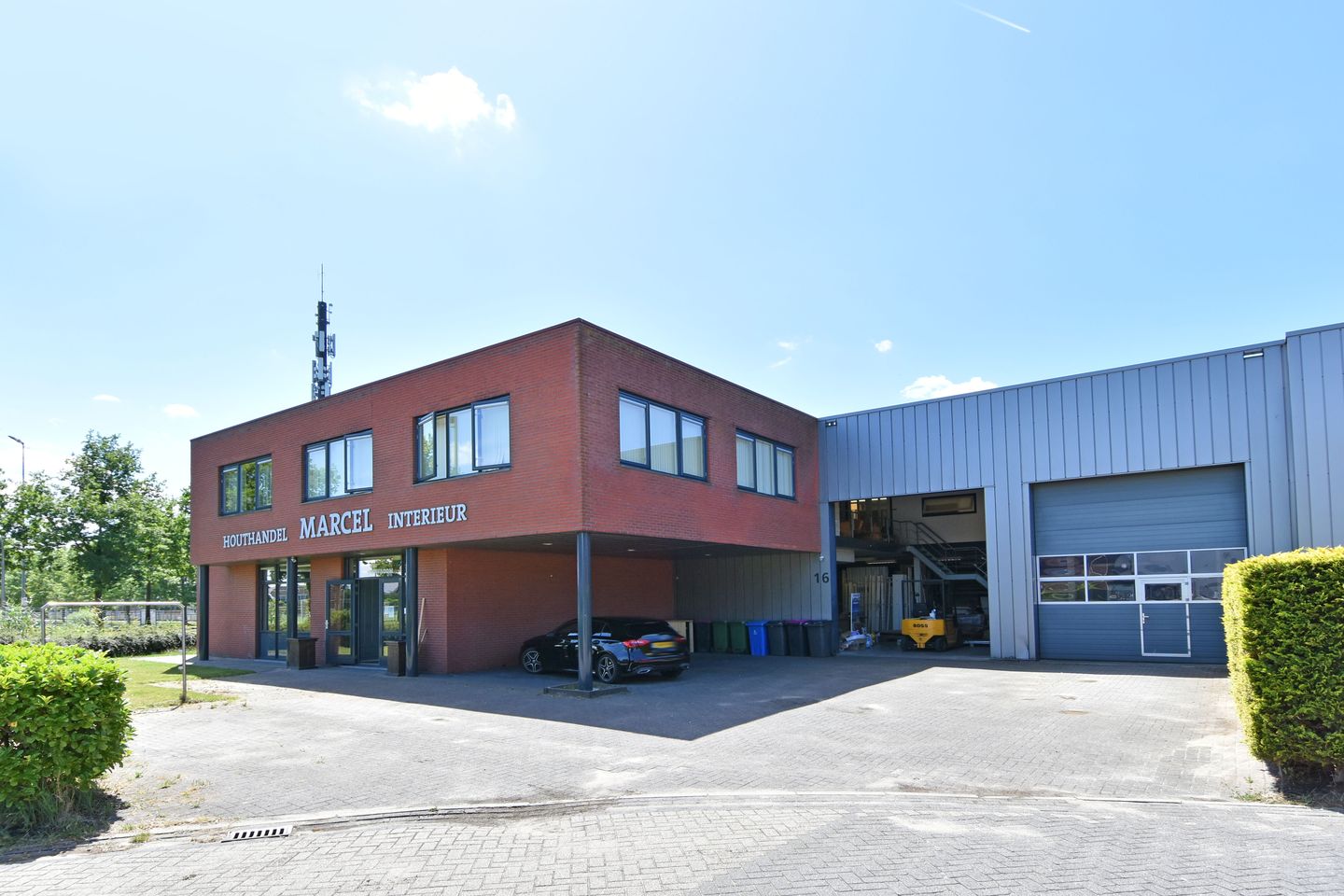 View photo 3 of Hoefsmid 16