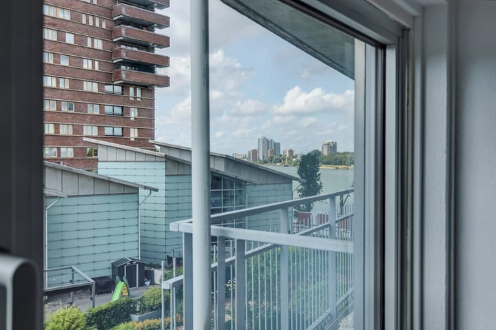 Photo 16 of Puck van Heelstraat 64