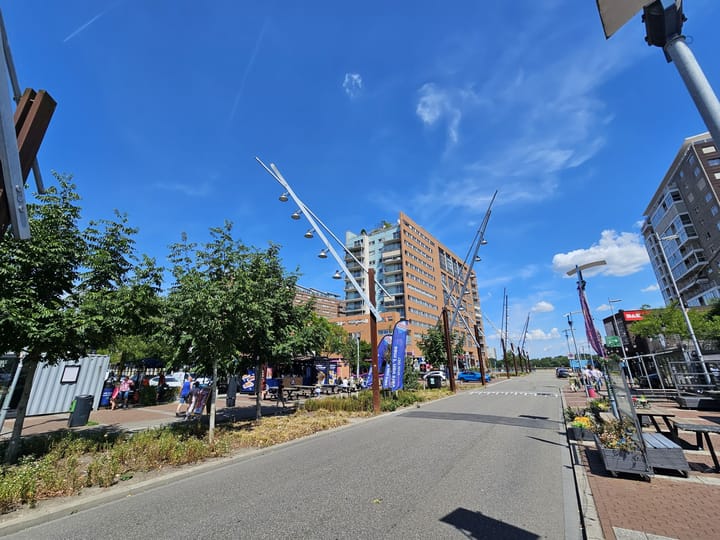 Photo 27 of Puck van Heelstraat 64