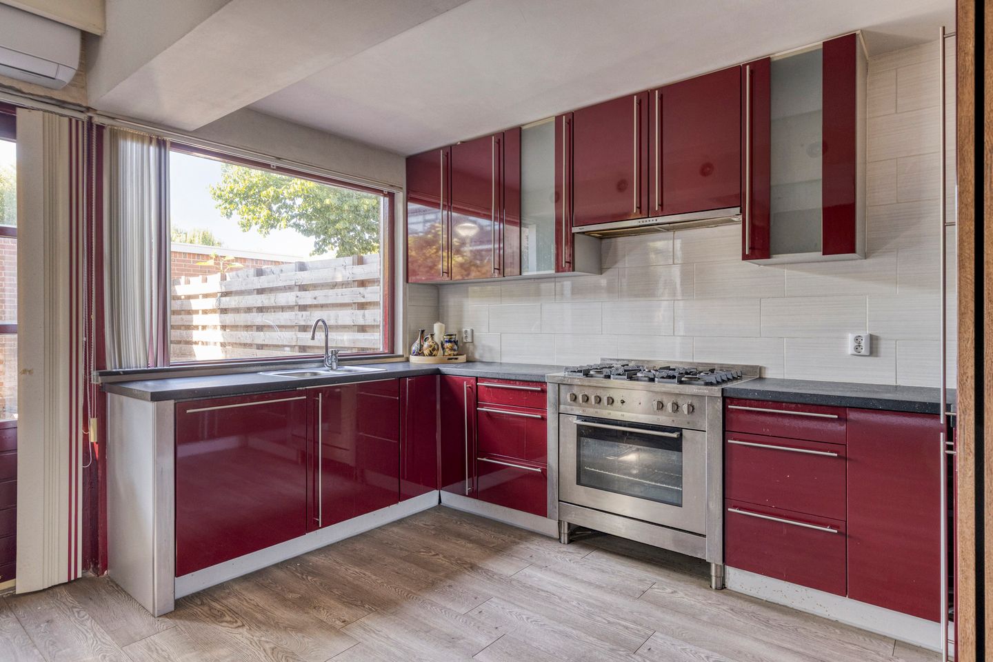 Photo 10 of Winkelwaard 456