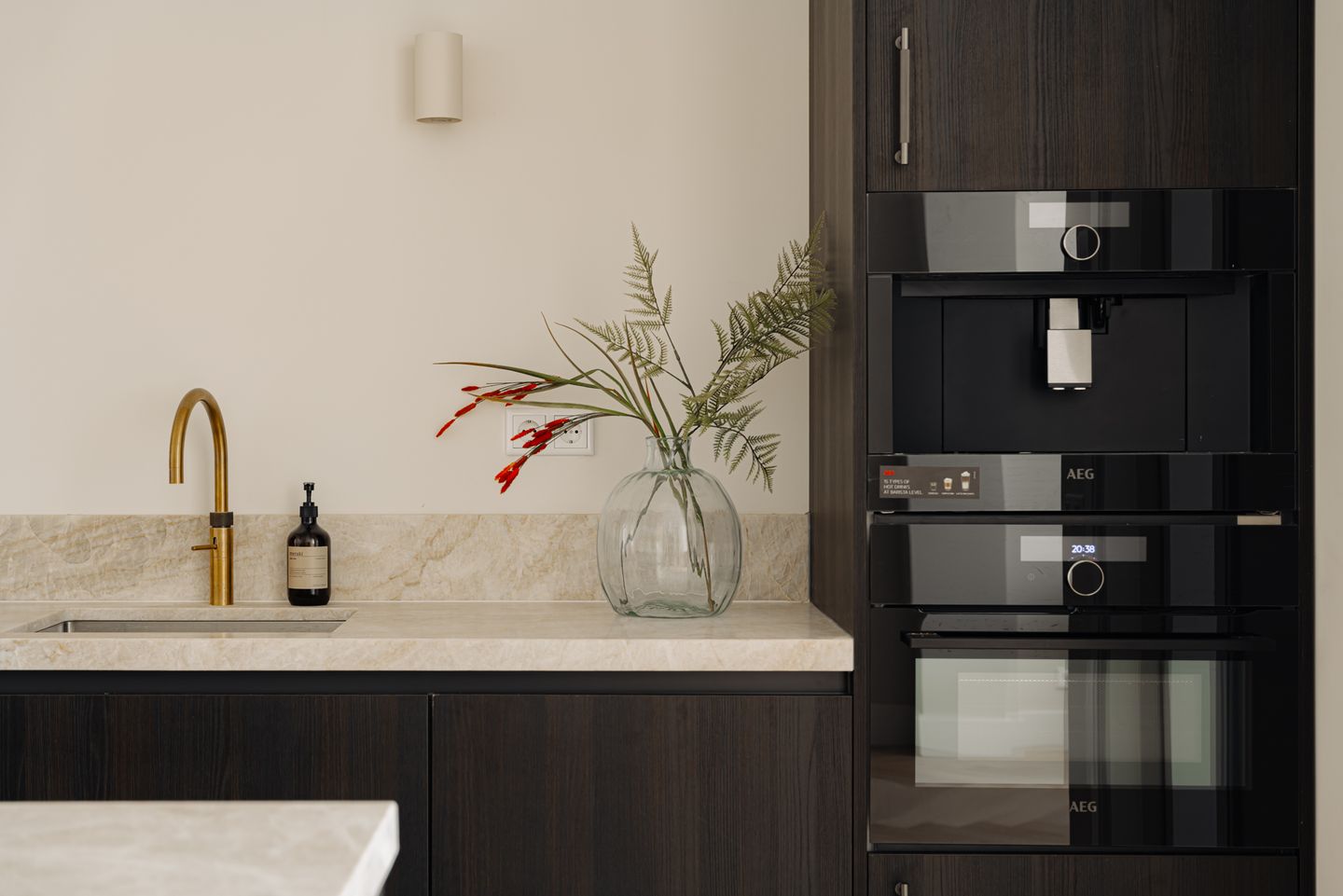 Photo 10 of Orteliusstraat 292-H