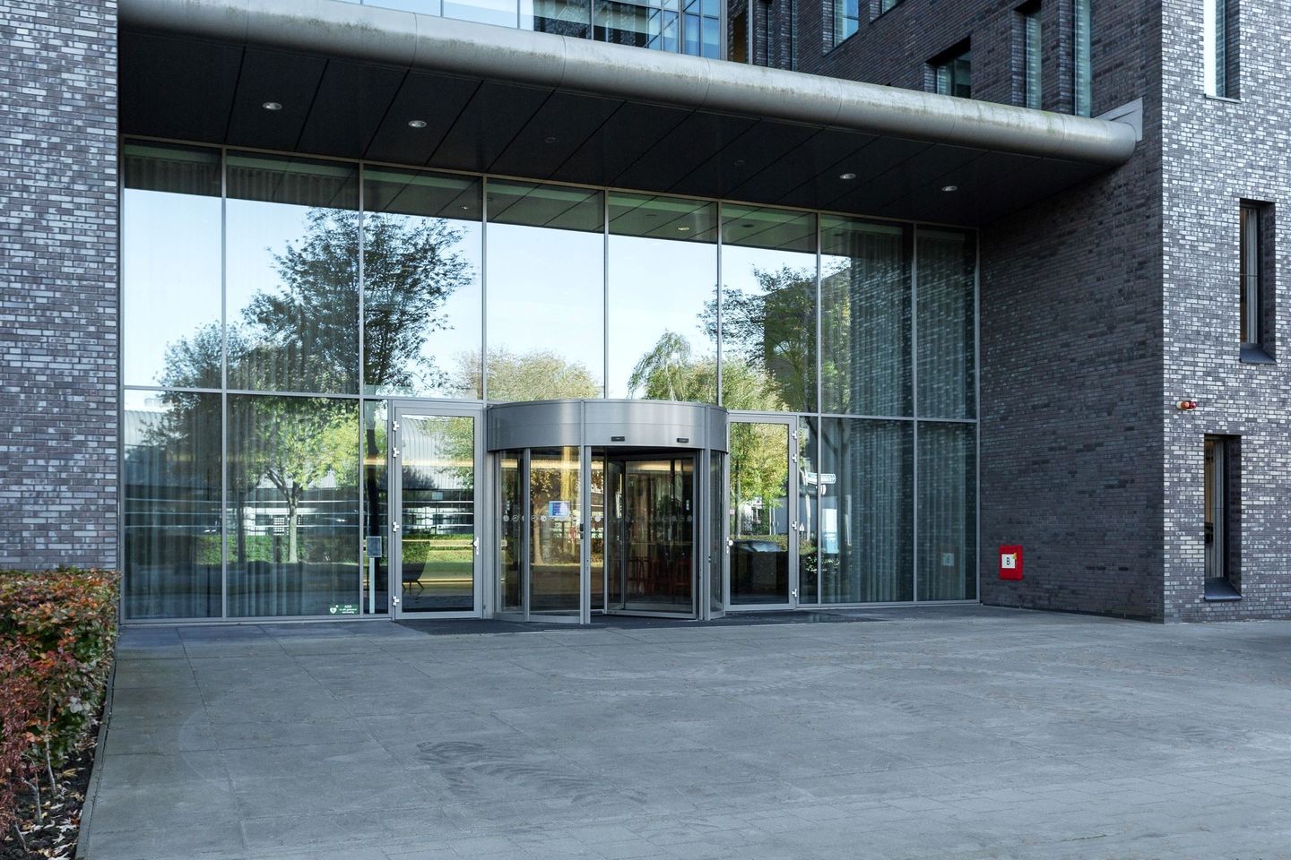 Bekijk foto 3 van Professor Dr Dorgelolaan 30