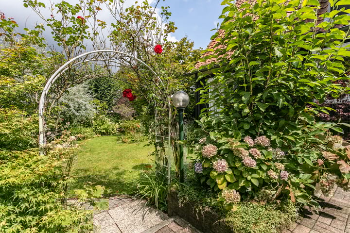 Foto 28 van Meteoorstraat 2