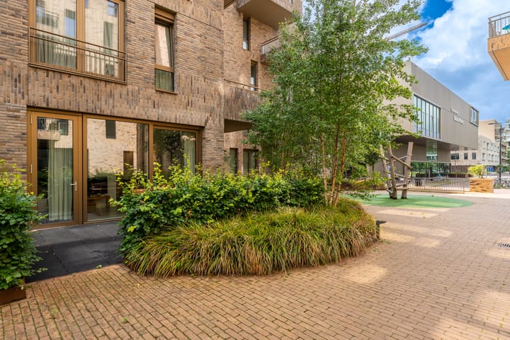 Photo 21 of Faas Wilkesstraat 287