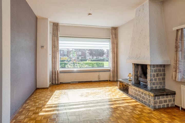 Photo 6 of Schaepmanstraat 12