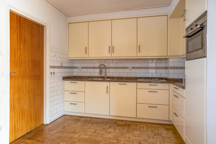 Photo 11 of Schaepmanstraat 12