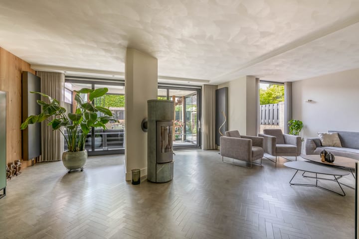 Photo 2 of Reiger 43