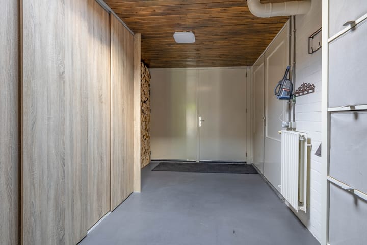 Photo 32 of Reiger 43