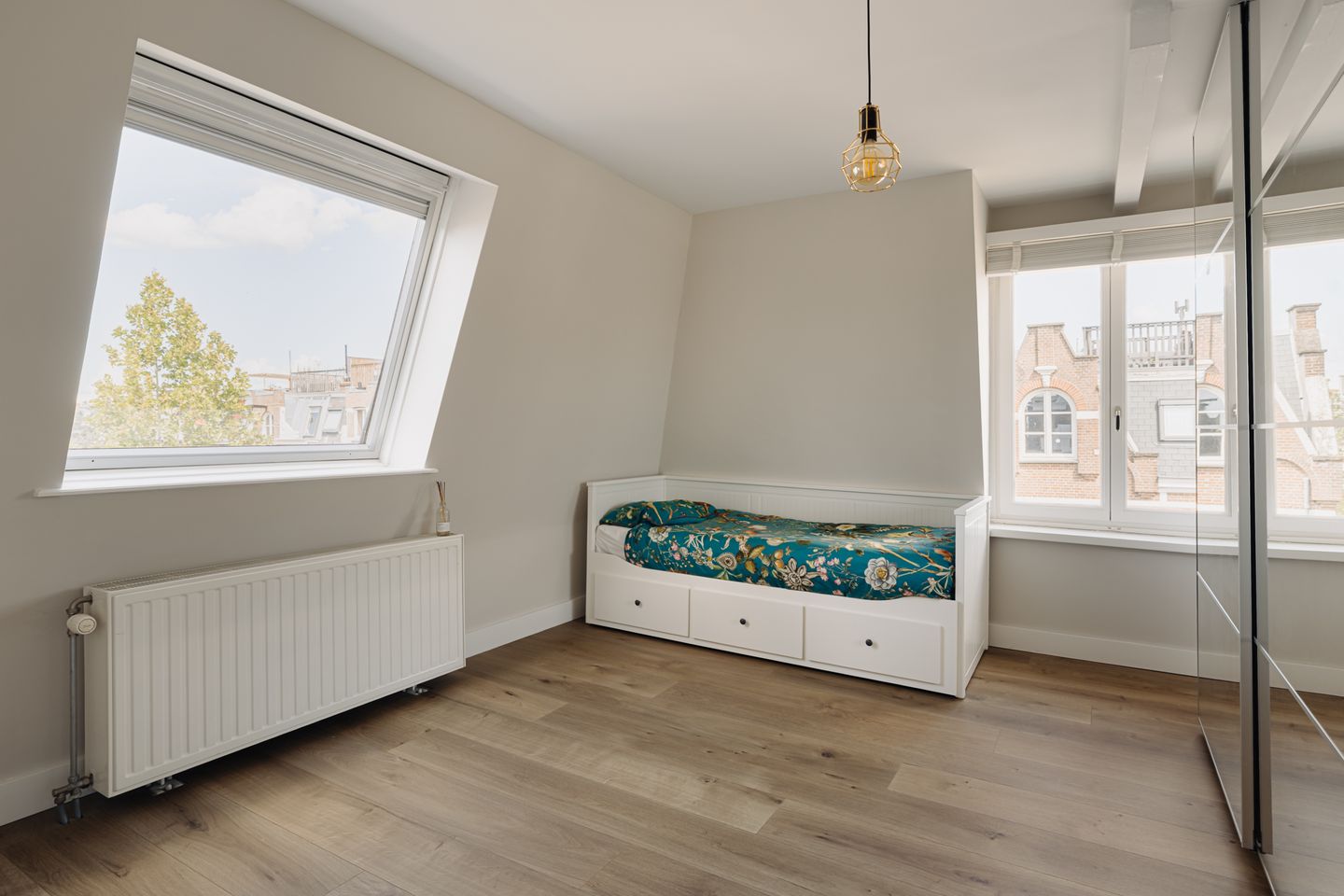 Photo 10 of Alberdingk Thijmstraat 30-3