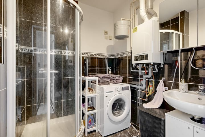 Photo 14 of Narcissenstraat 64