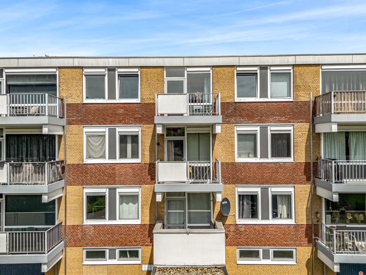 Photo 21 of Narcissenstraat 64