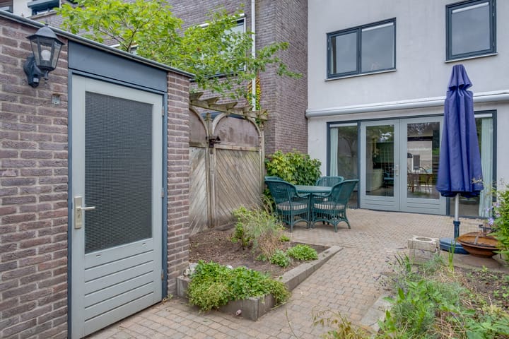 Foto 16 van Burgemeester Leenstraat 14