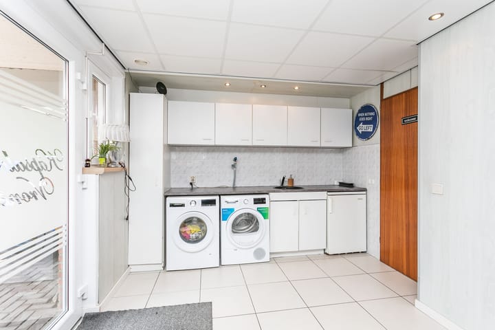 Photo 23 of Op Gen Hoes 34