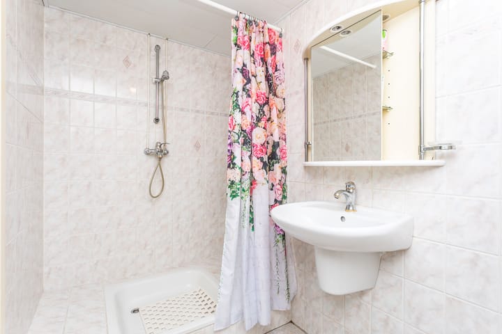 Photo 24 of Op Gen Hoes 34