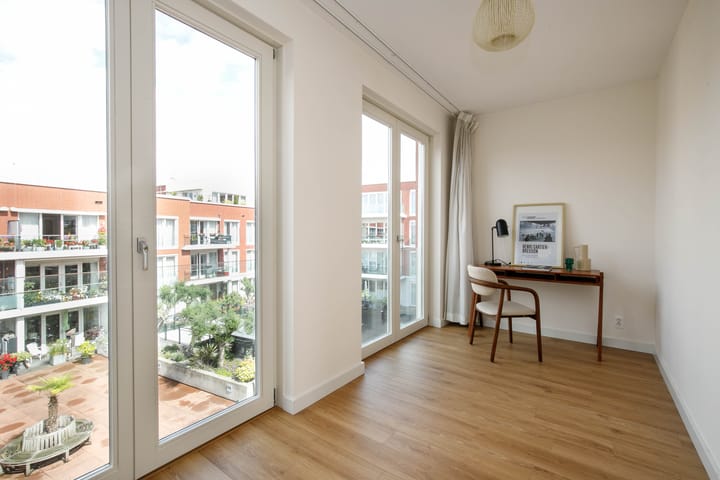 Foto 33 van Johan de Wittstraat 73