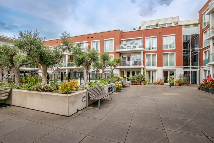 Foto 39 van Johan de Wittstraat 73