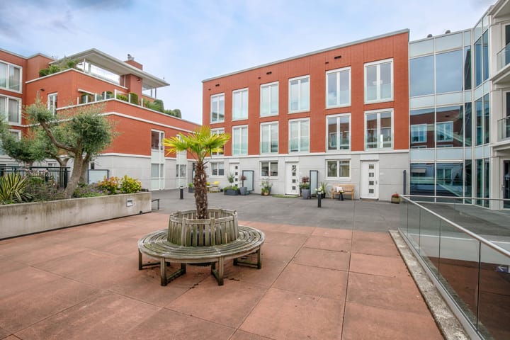 Foto 42 van Johan de Wittstraat 73