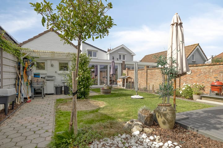 Photo 24 of Koninginnestraat 3